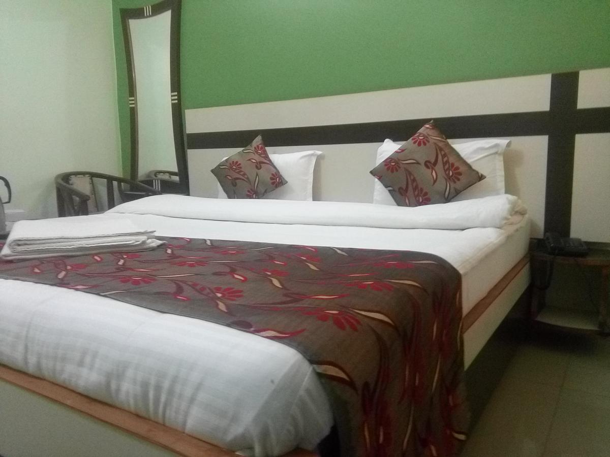 Hotel Mani International Patna  Exteriör bild